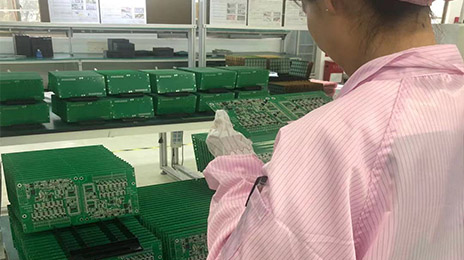 QC人工檢驗 QC人工檢驗-SMT貼片丝瓜视频色版APP下载-蘇州昆山PCB抄板電路板焊接|線路板焊接|SMT貼片焊接